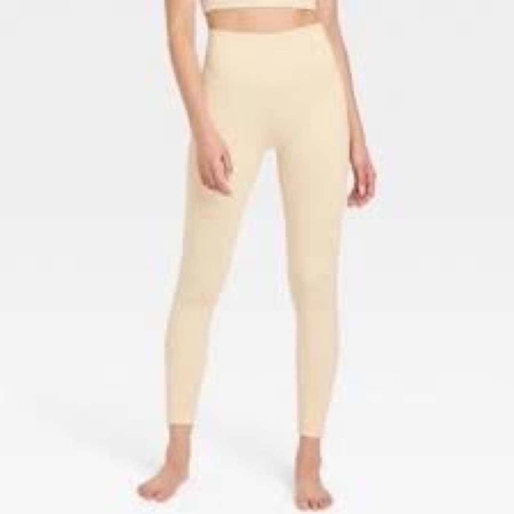 Women’s JoyLab cream high rise thick leggings M NWT
